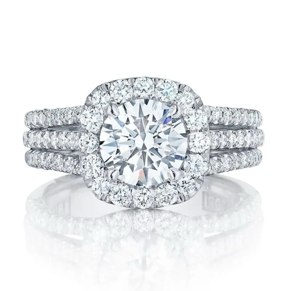 Women Ring with Brilliant Cubic Zirconia Luxury Engagement Rings Fashion Wedding